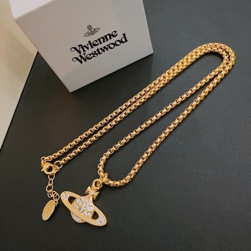 u1u1enne westwood